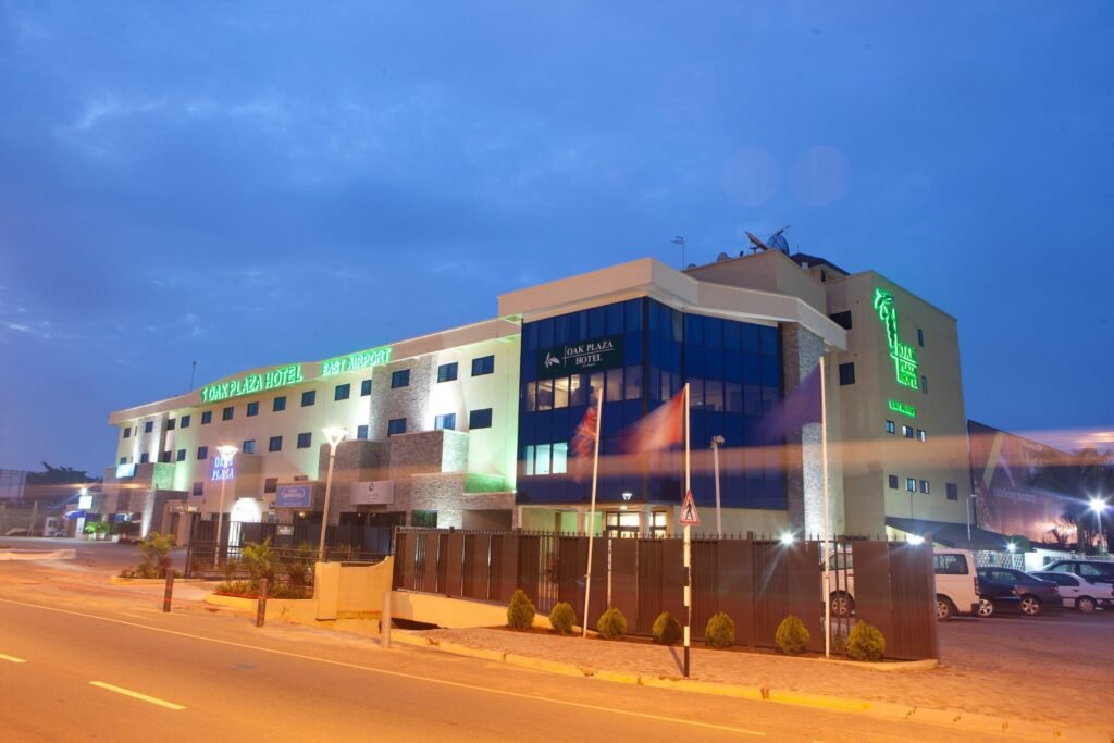 Oak Plaza Hotel exterior